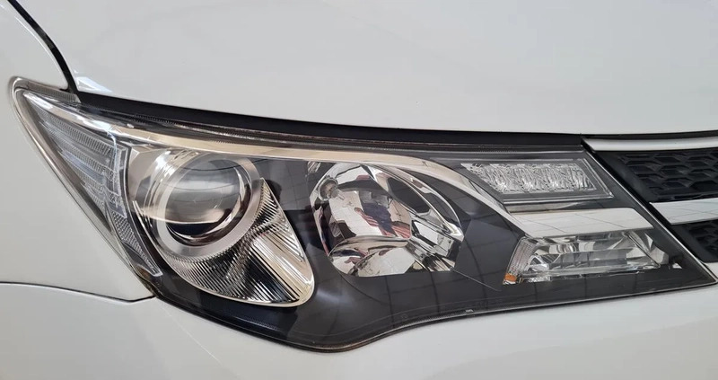 Toyota RAV4 cena 65000 przebieg: 171000, rok produkcji 2015 z Piotrków Trybunalski małe 562
